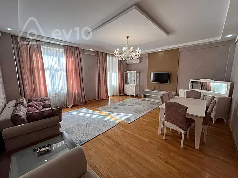 Kirayə verilir 4 otaqlı yeni tikili 200 m² — Bakı, Nəsimi 4 otaq 200.00 m²