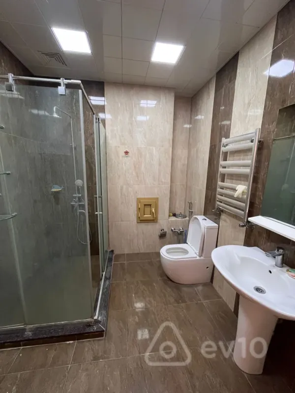 Kirayə verilir 4 otaqlı yeni tikili 200 m²