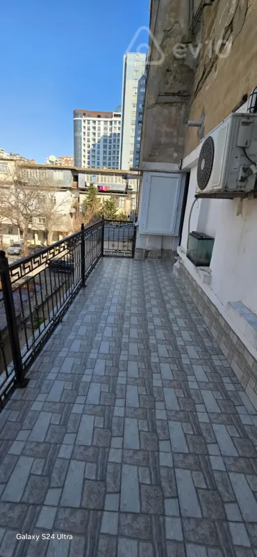 Kirayə verilir 3 otaqlı köhnə tikili 80 m²