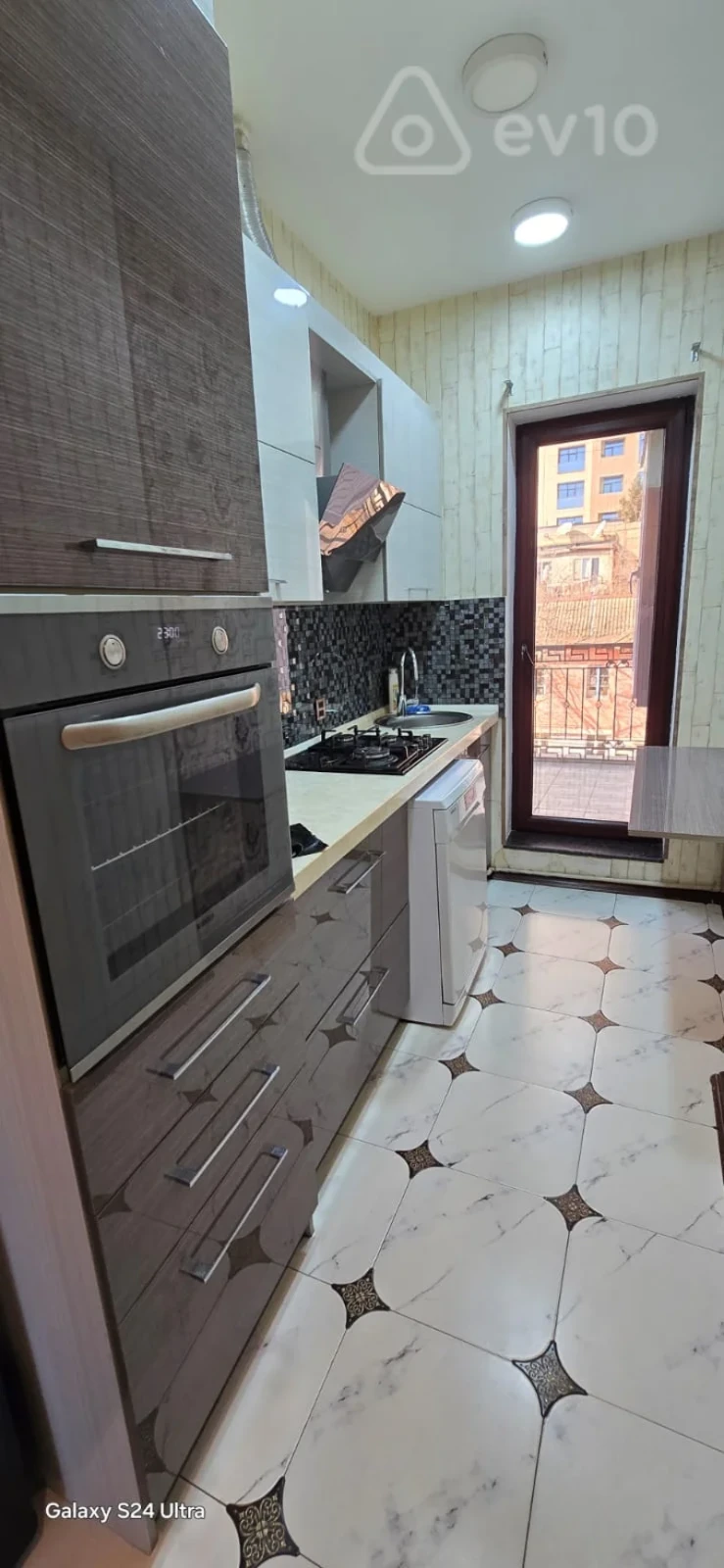 Kirayə verilir 3 otaqlı köhnə tikili 80 m²