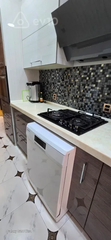 Kirayə verilir 3 otaqlı köhnə tikili 80 m²