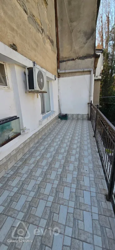 Kirayə verilir 3 otaqlı köhnə tikili 80 m²