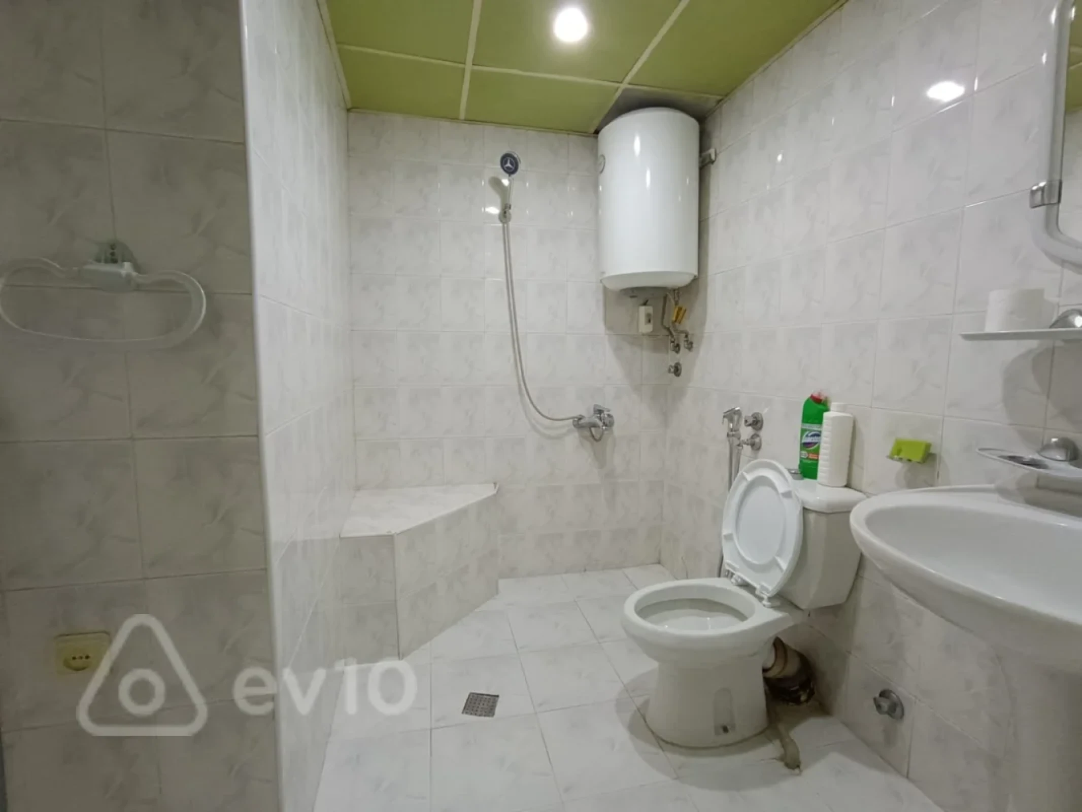 Kirayə verilir 2 otaqlı ofis 65 m²