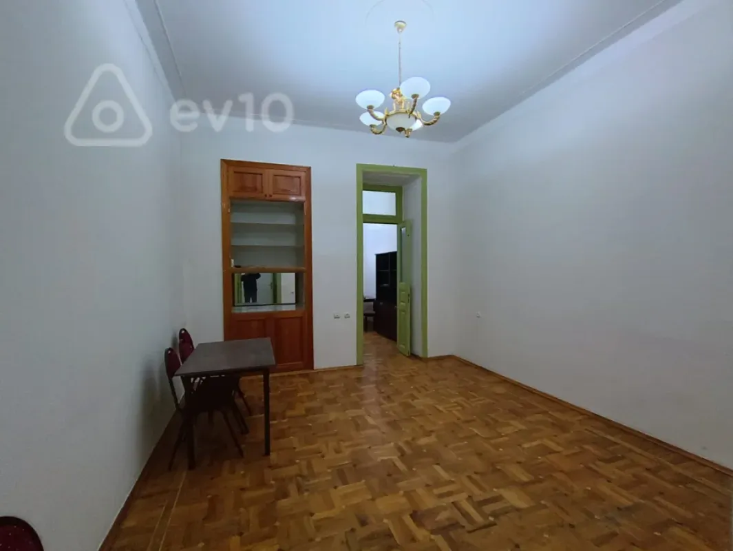 Kirayə verilir 2 otaqlı ofis 65 m²