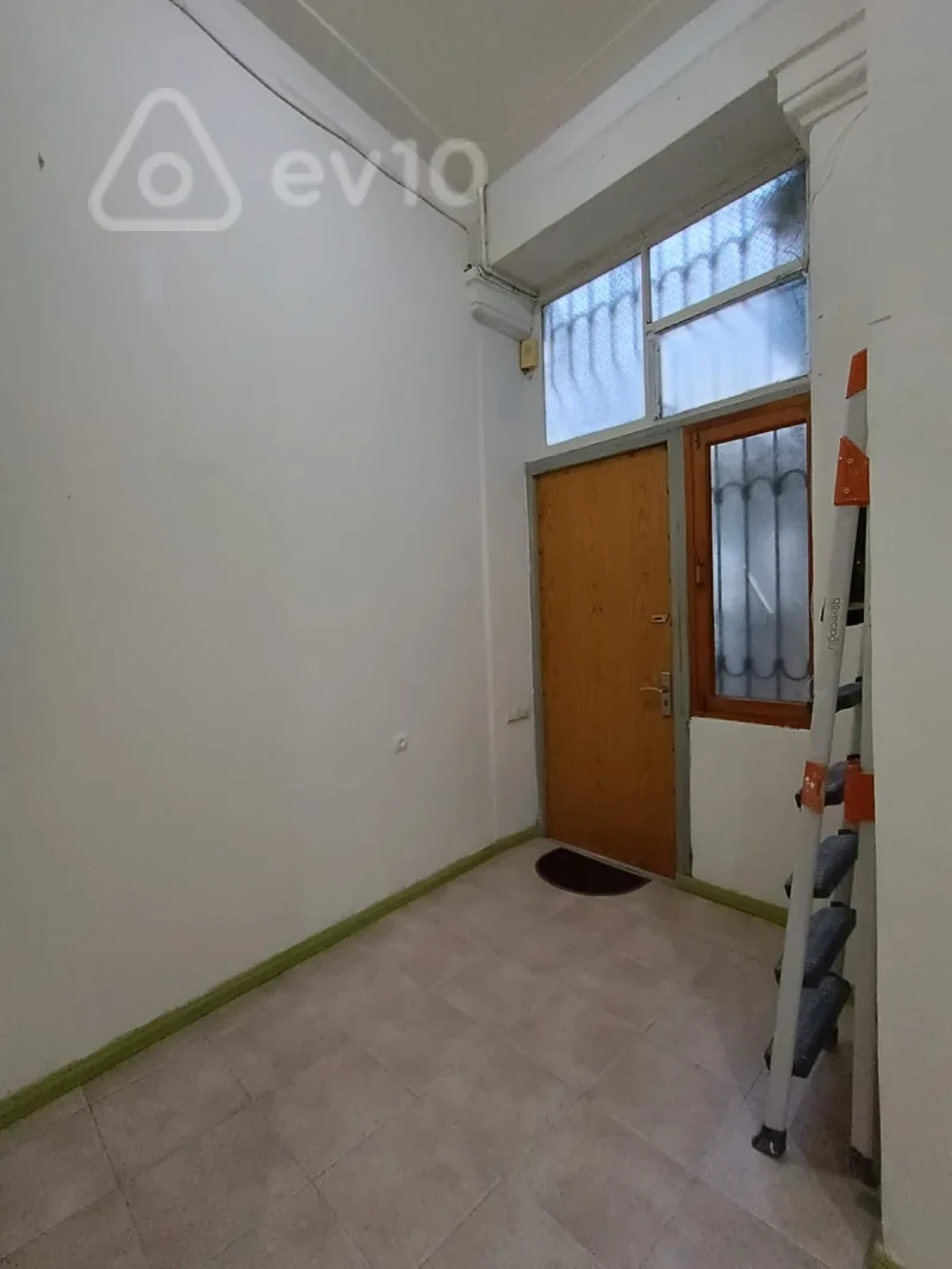 Kirayə verilir 2 otaqlı ofis 65 m²