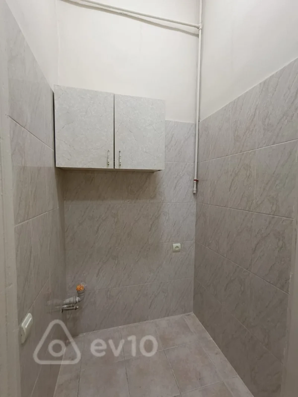 Kirayə verilir 2 otaqlı ofis 65 m²