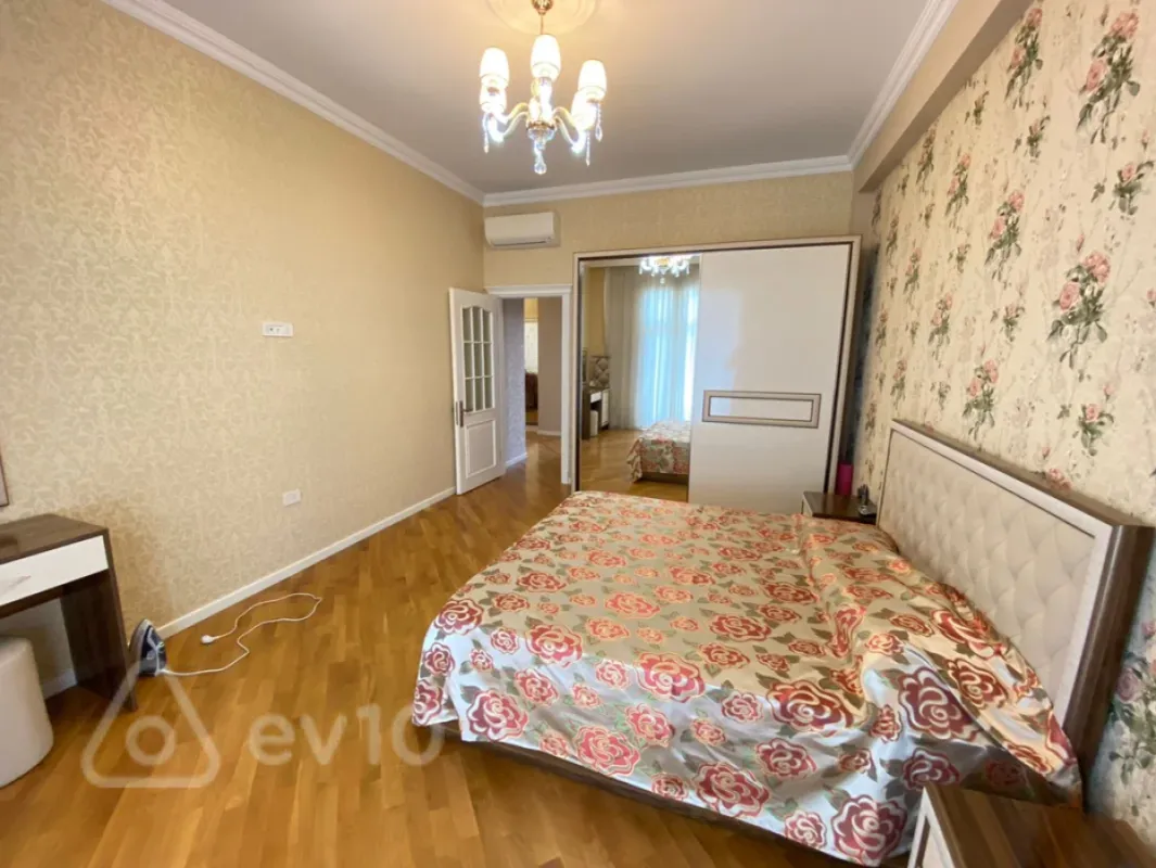 Kirayə verilir 2 otaqlı yeni tikili 95 m²