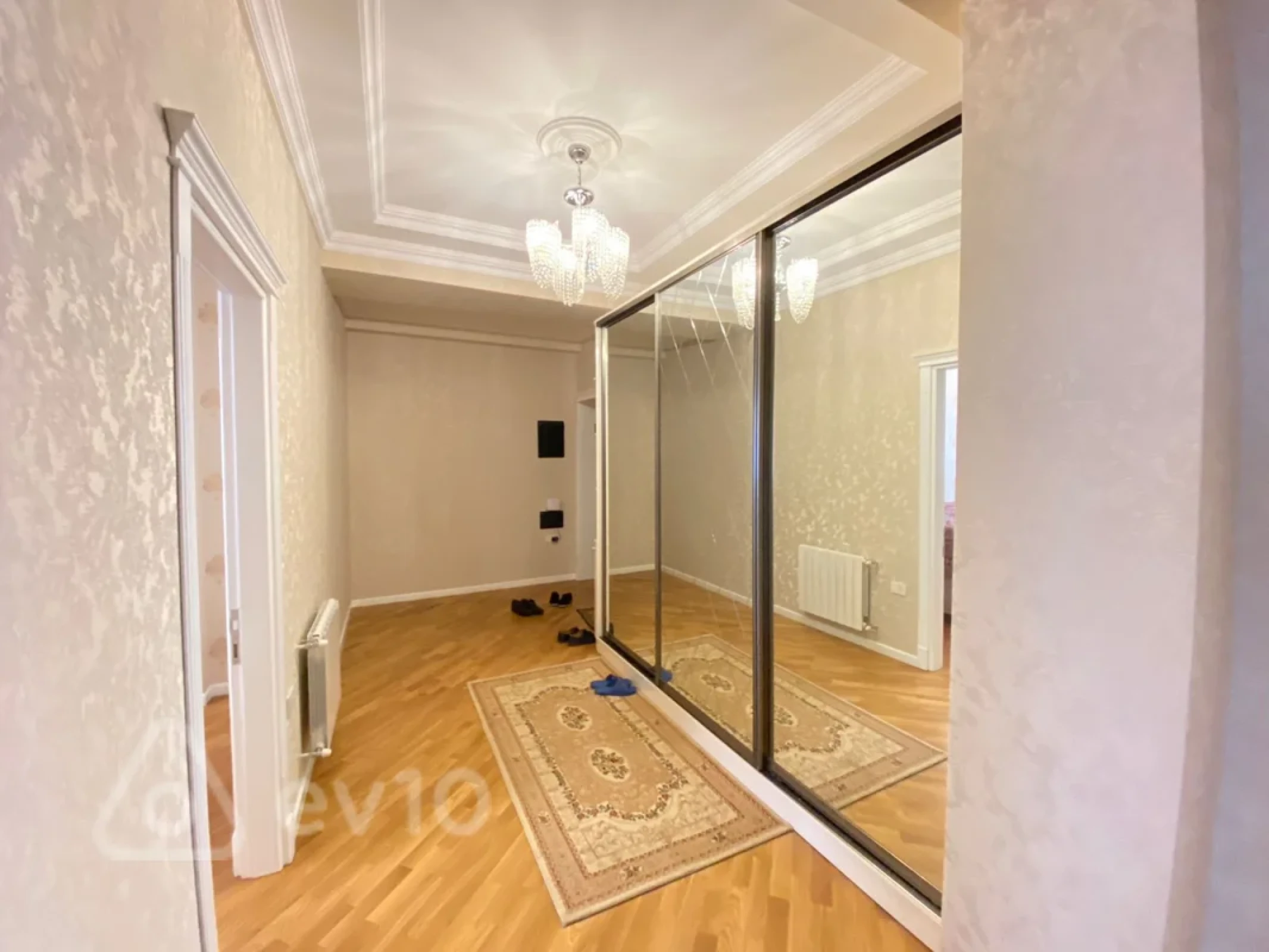 Kirayə verilir 2 otaqlı yeni tikili 95 m²