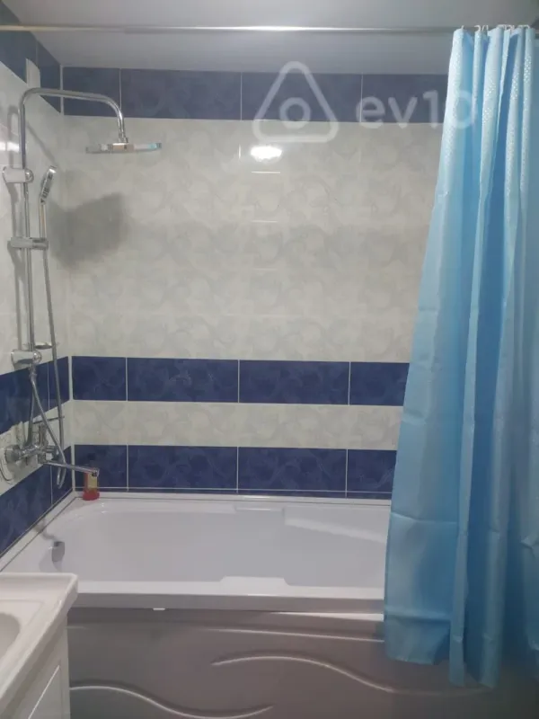 Kirayə verilir 2 otaqlı yeni tikili 90 m²