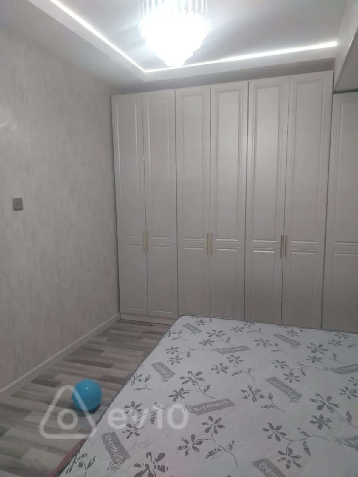 Kirayə verilir 2 otaqlı yeni tikili 90 m²
