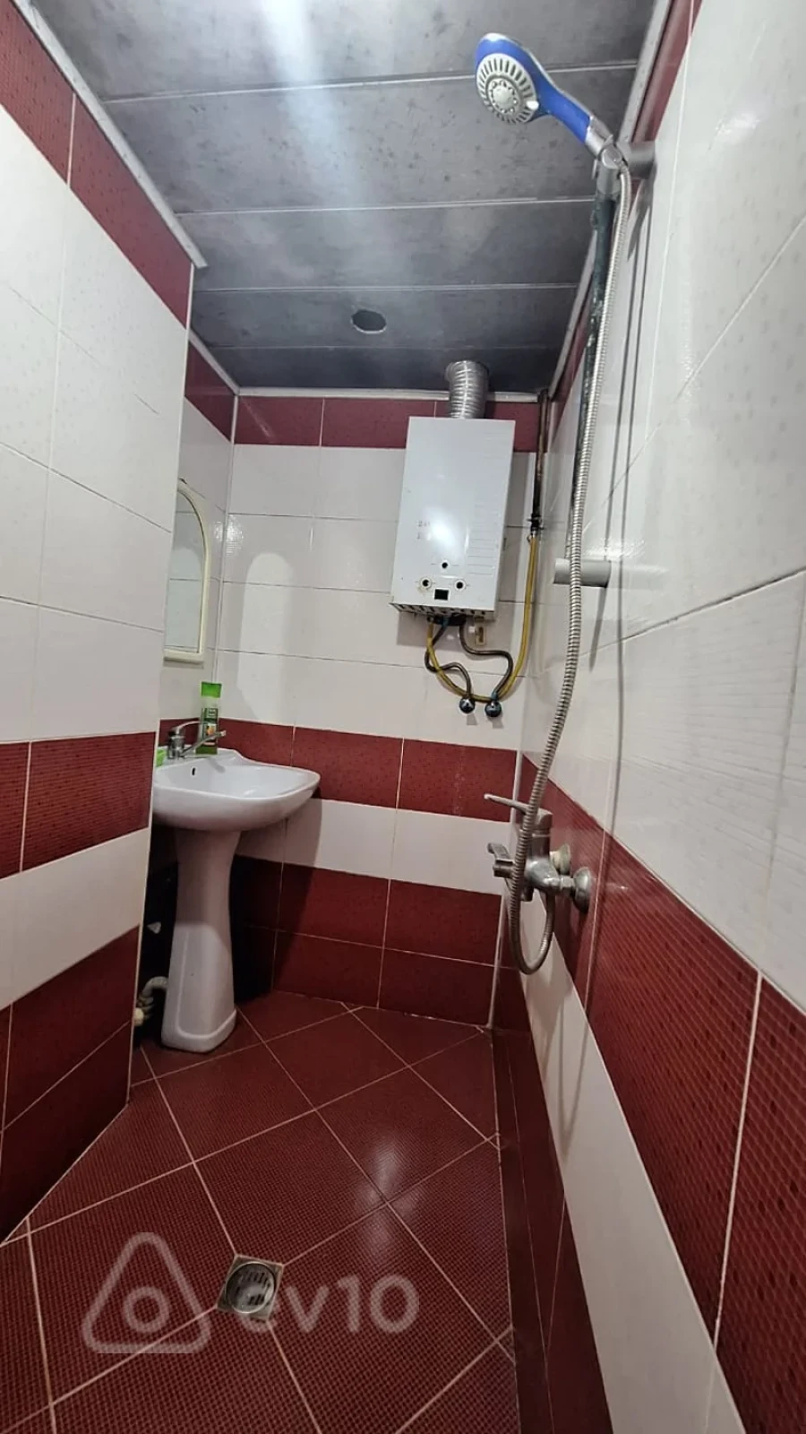Satılır 1 otaqlı köhnə tikili 45 m²