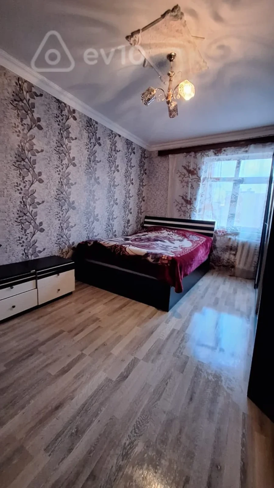 Satılır 1 otaqlı köhnə tikili 45 m²