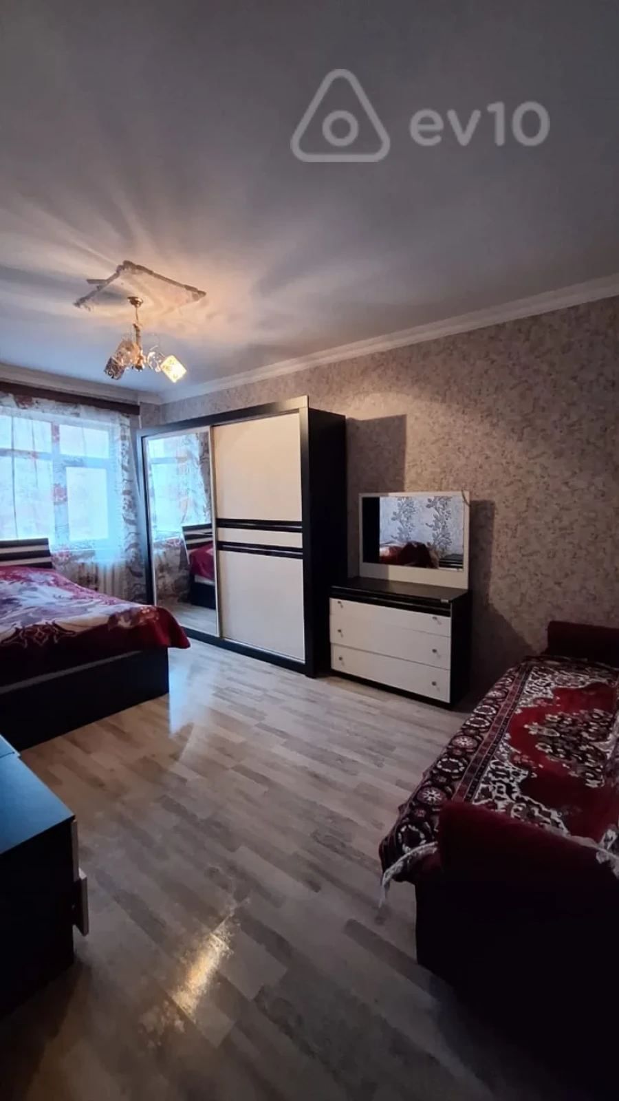 Satılır 1 otaqlı köhnə tikili 45 m²