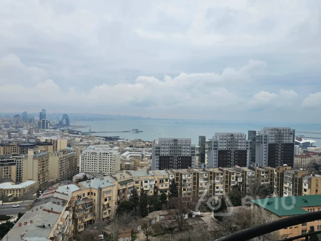 Satılır 3 otaqlı yeni tikili 168 m²