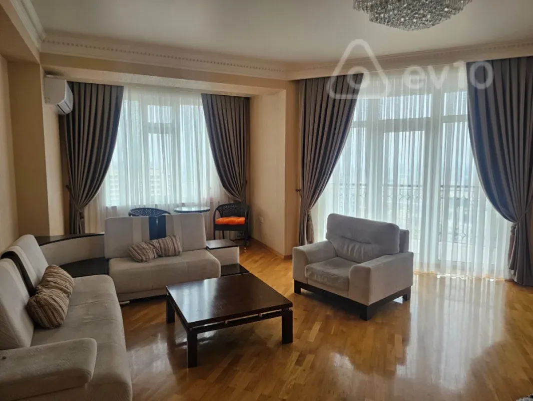 Satılır 3 otaqlı yeni tikili 168 m²