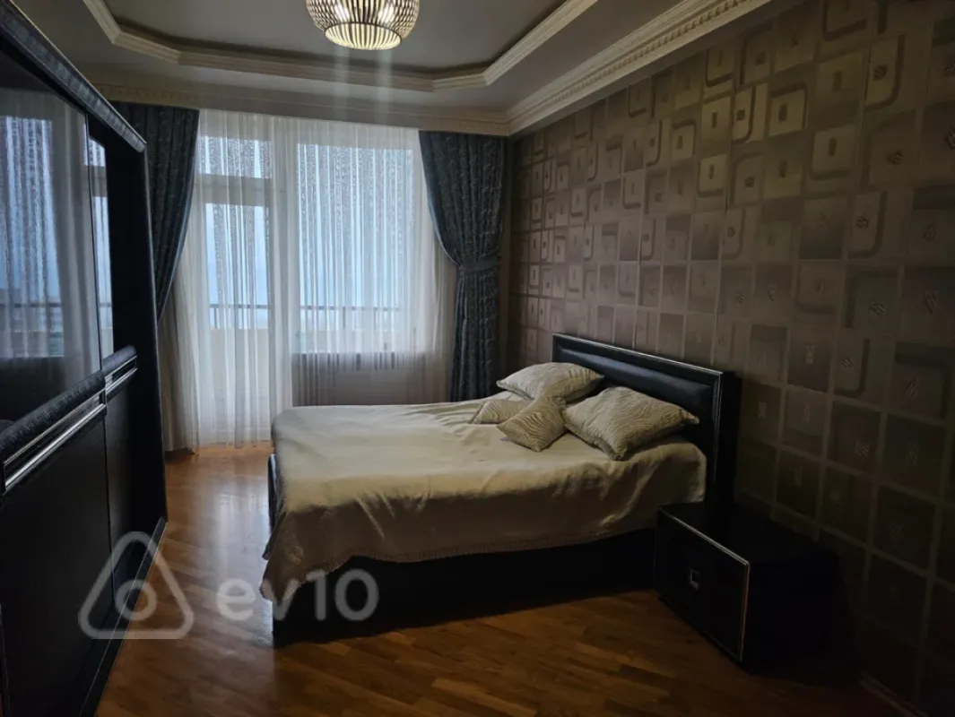 Satılır 3 otaqlı yeni tikili 168 m²