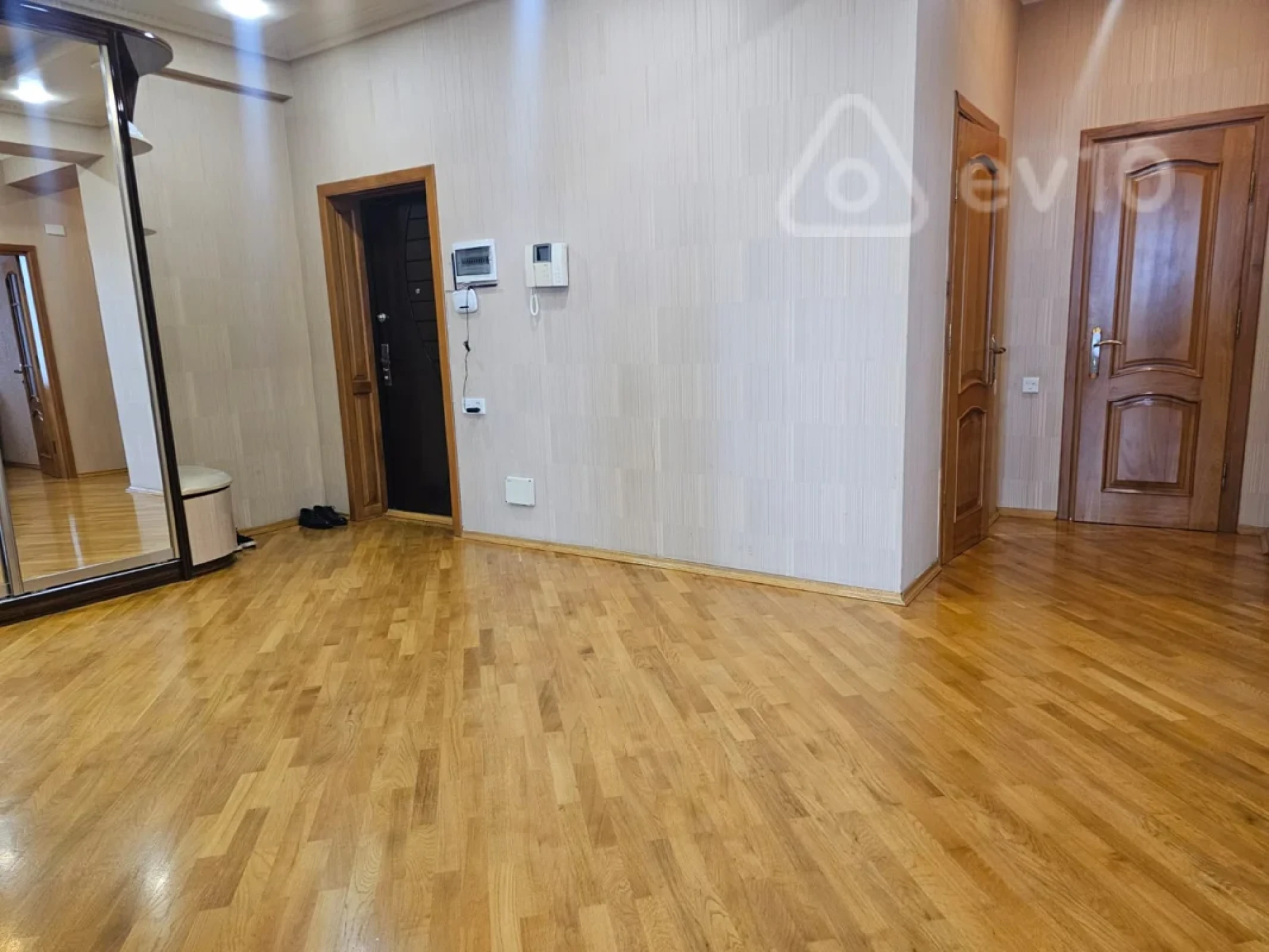 Satılır 3 otaqlı yeni tikili 168 m²