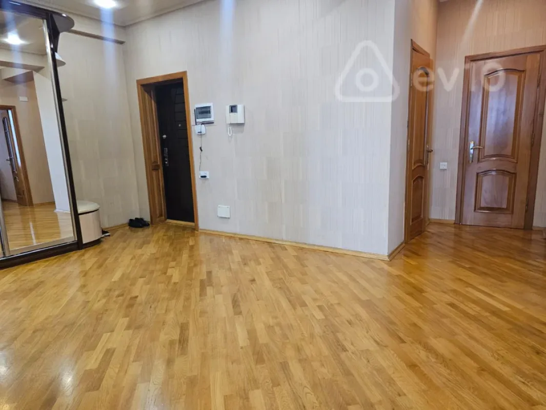 Satılır 3 otaqlı yeni tikili 168 m²