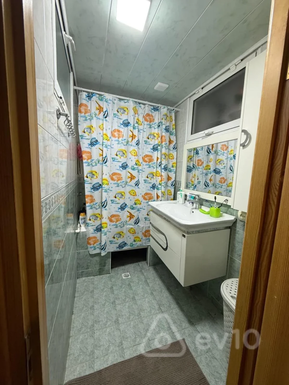 Satılır 4 otaqlı köhnə tikili 100 m²