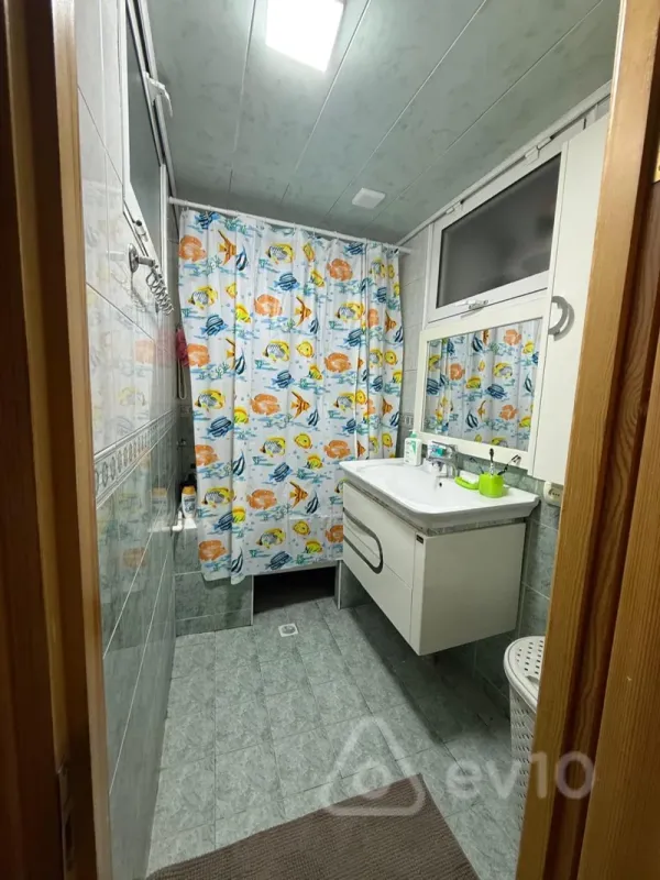 Satılır 4 otaqlı köhnə tikili 100 m²