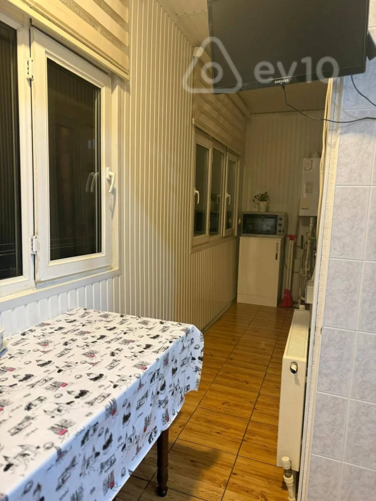 Satılır 4 otaqlı köhnə tikili 100 m²