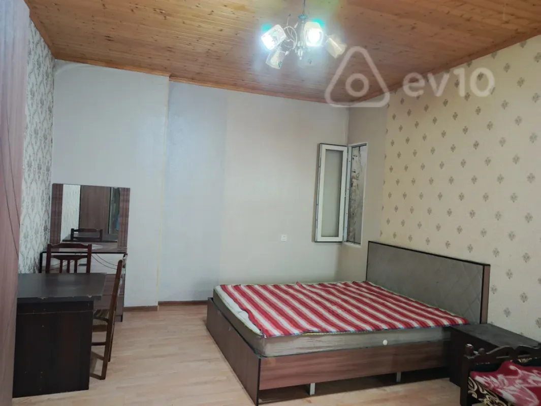 Kirayə verilir 3 otaqlı köhnə tikili 60 m²