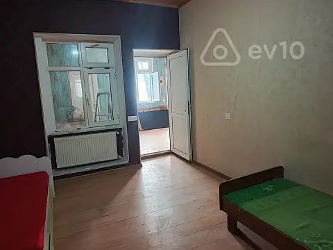 Kirayə verilir 3 otaqlı köhnə tikili 60 m²