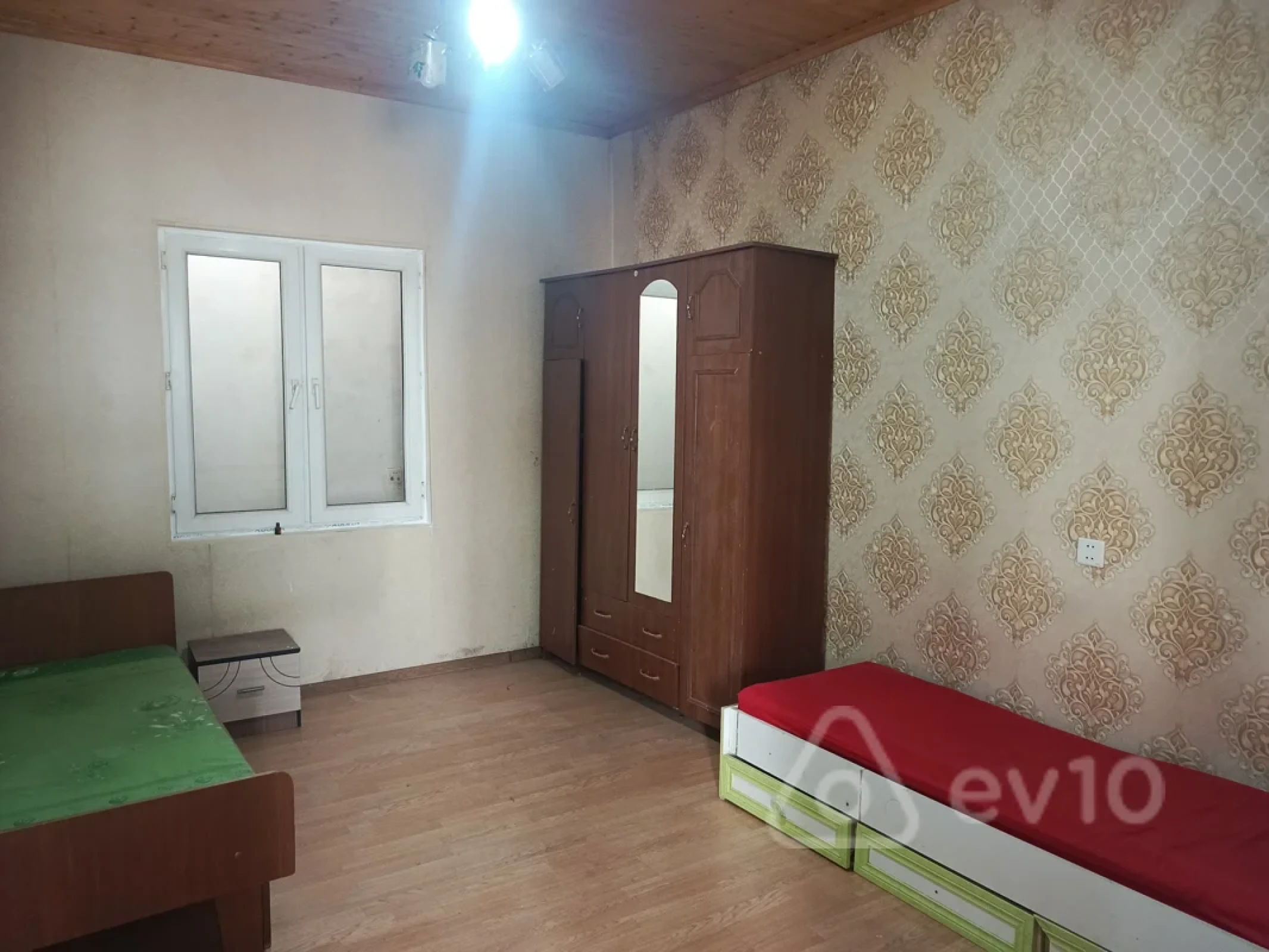 Kirayə verilir 3 otaqlı köhnə tikili 60 m²