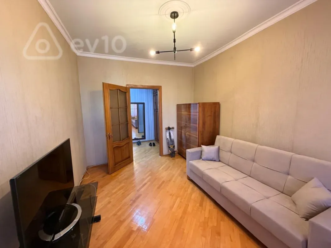 Kirayə verilir 3 otaqlı köhnə tikili 90 m²