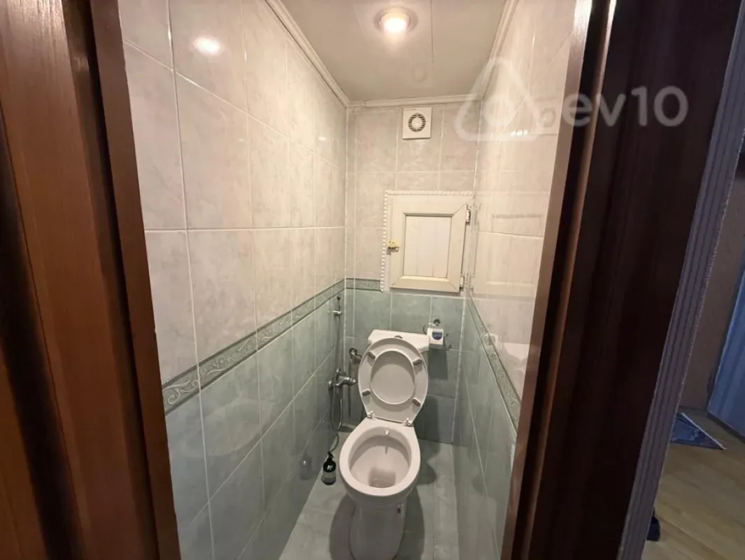 Kirayə verilir 3 otaqlı köhnə tikili 90 m²