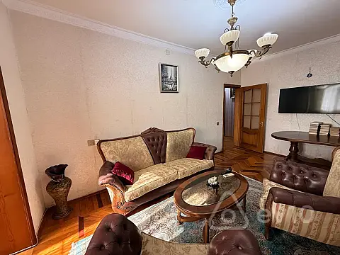 Kirayə verilir 3 otaqlı köhnə tikili 90 m²