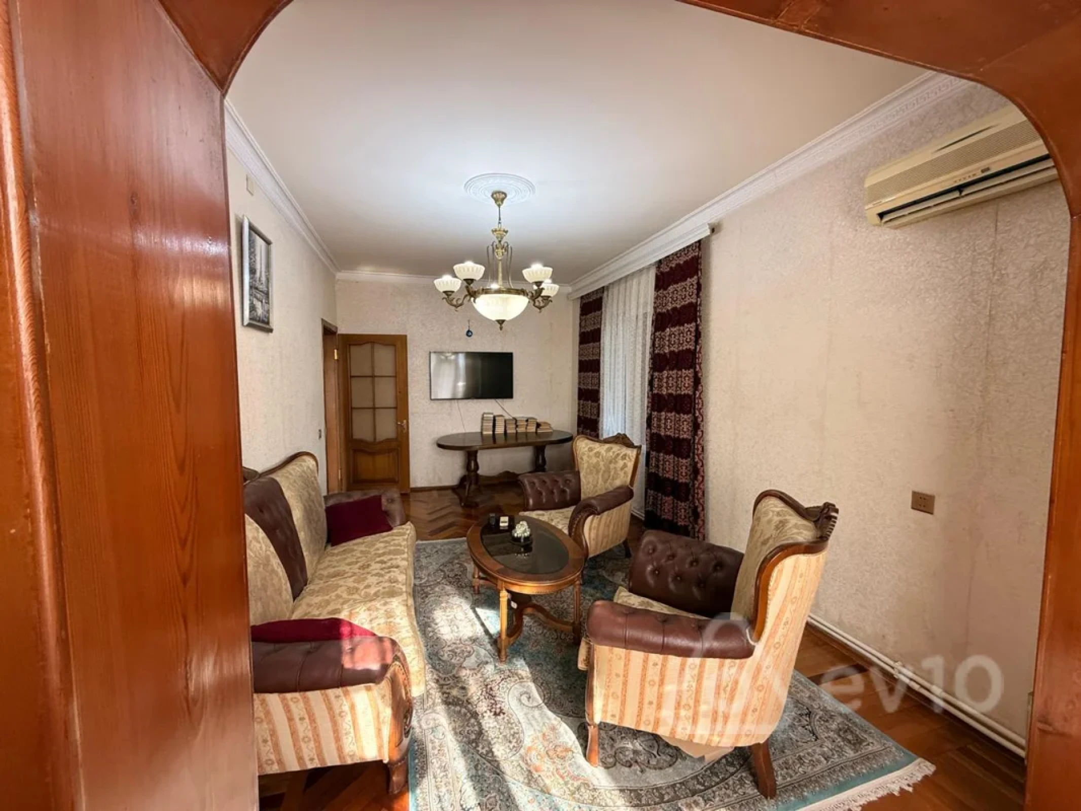 Kirayə verilir 3 otaqlı köhnə tikili 90 m²