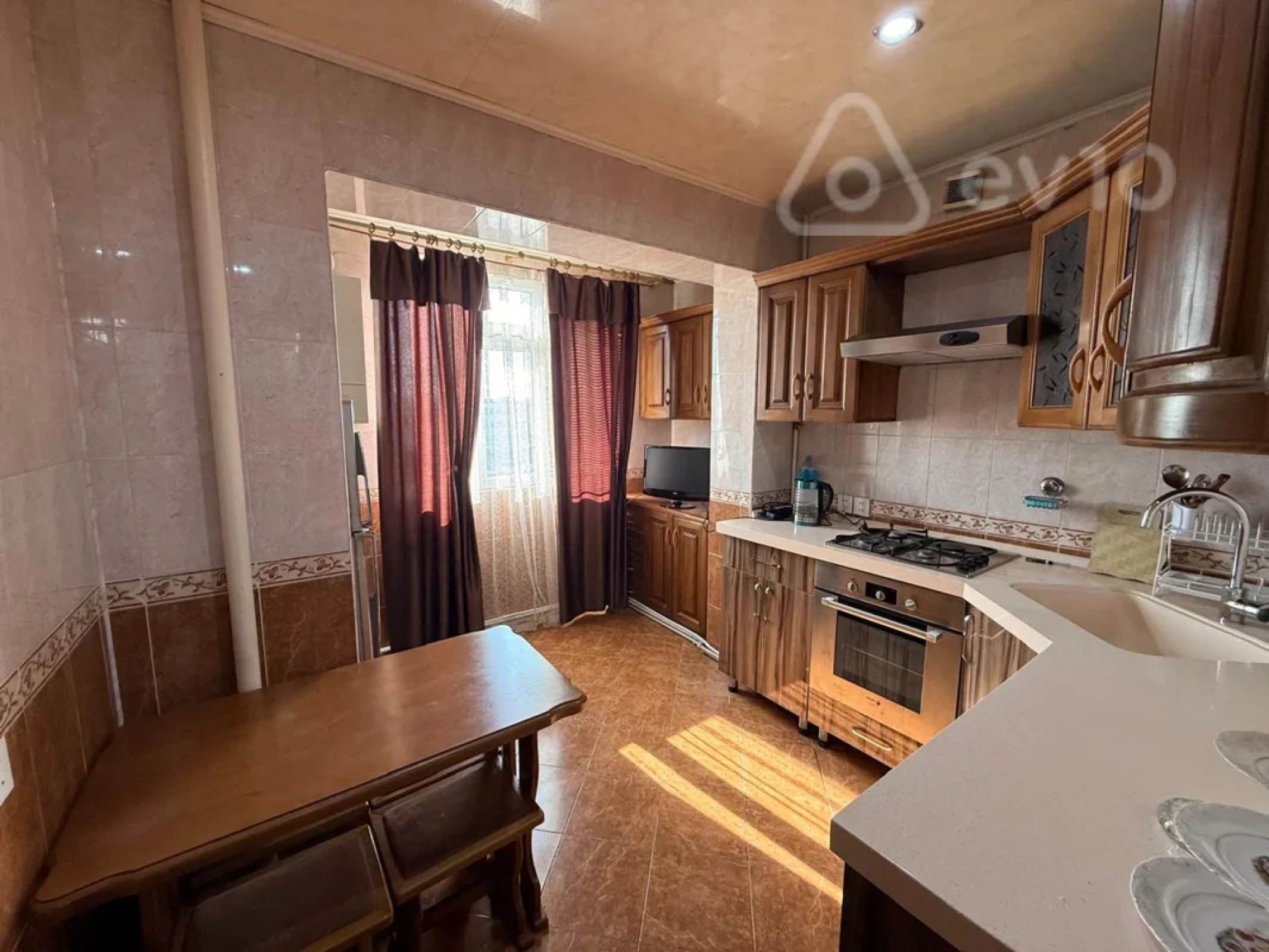 Kirayə verilir 3 otaqlı köhnə tikili 90 m²