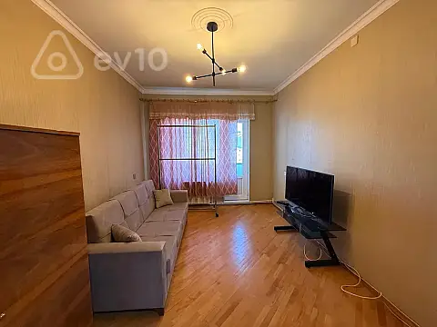 Kirayə verilir 3 otaqlı köhnə tikili 90 m²