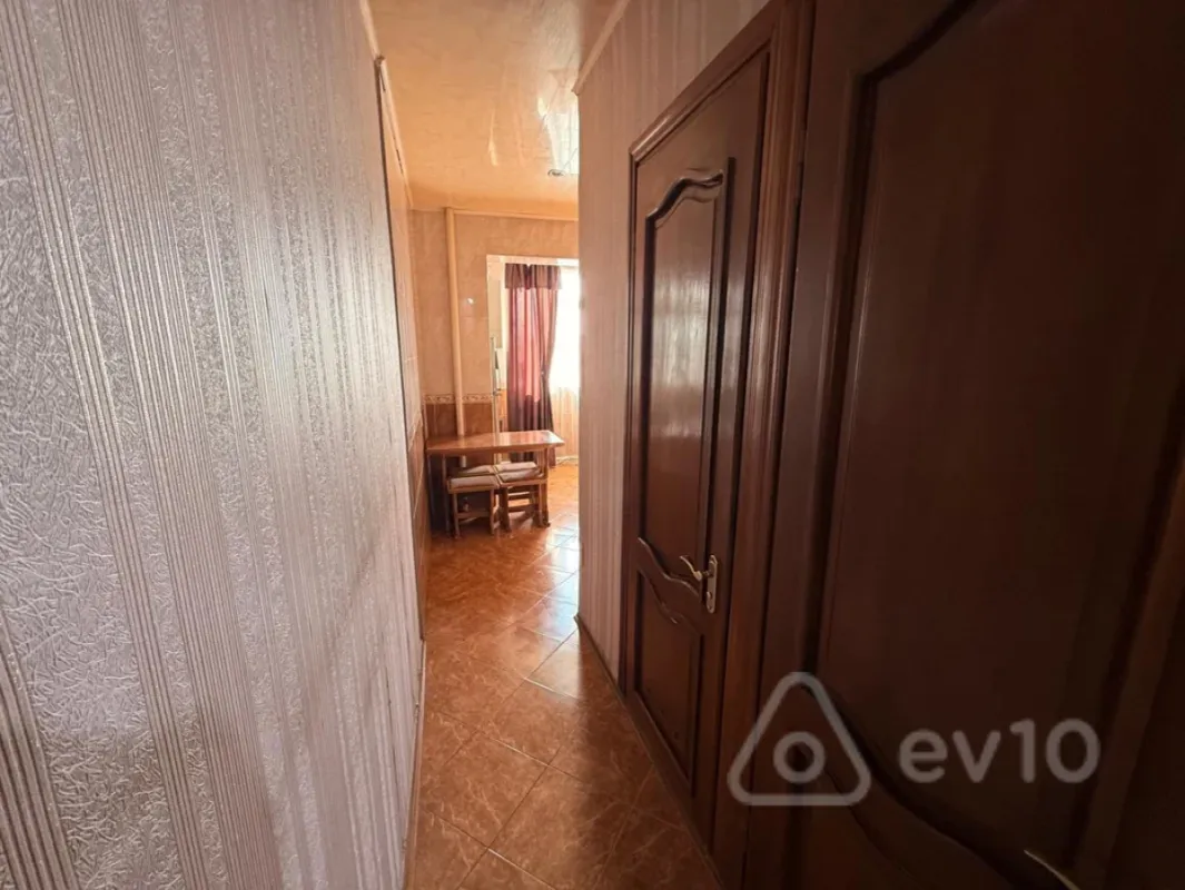 Kirayə verilir 3 otaqlı köhnə tikili 90 m²
