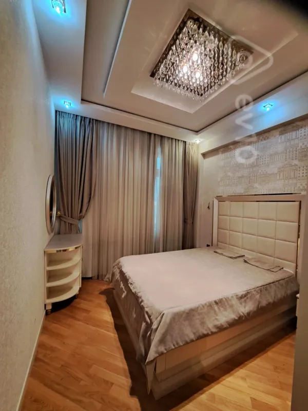 Satılır 3 otaqlı yeni tikili 70 m²