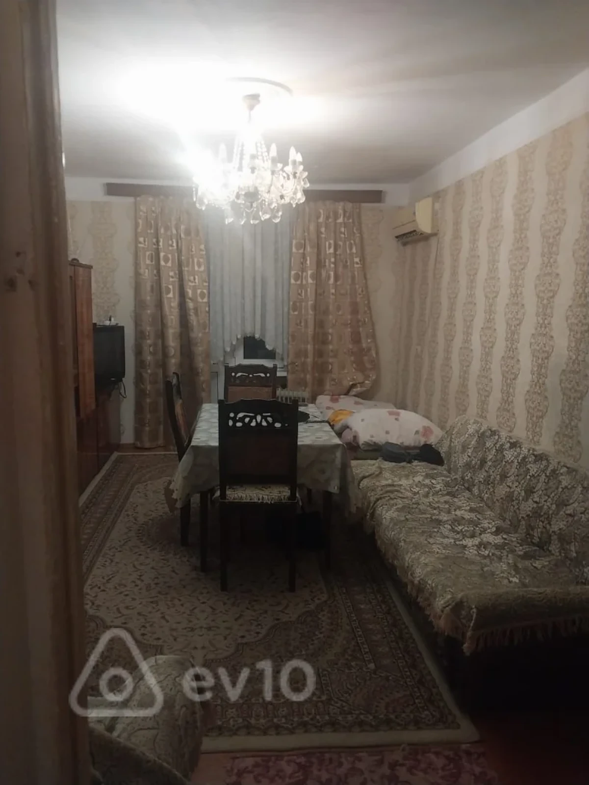 Satılır 2 otaqlı köhnə tikili 55 m²