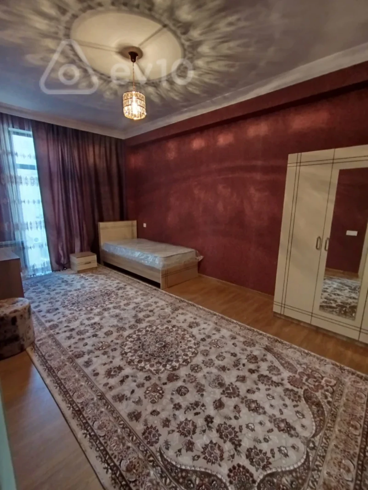 Kirayə verilir 3 otaqlı yeni tikili 125 m²