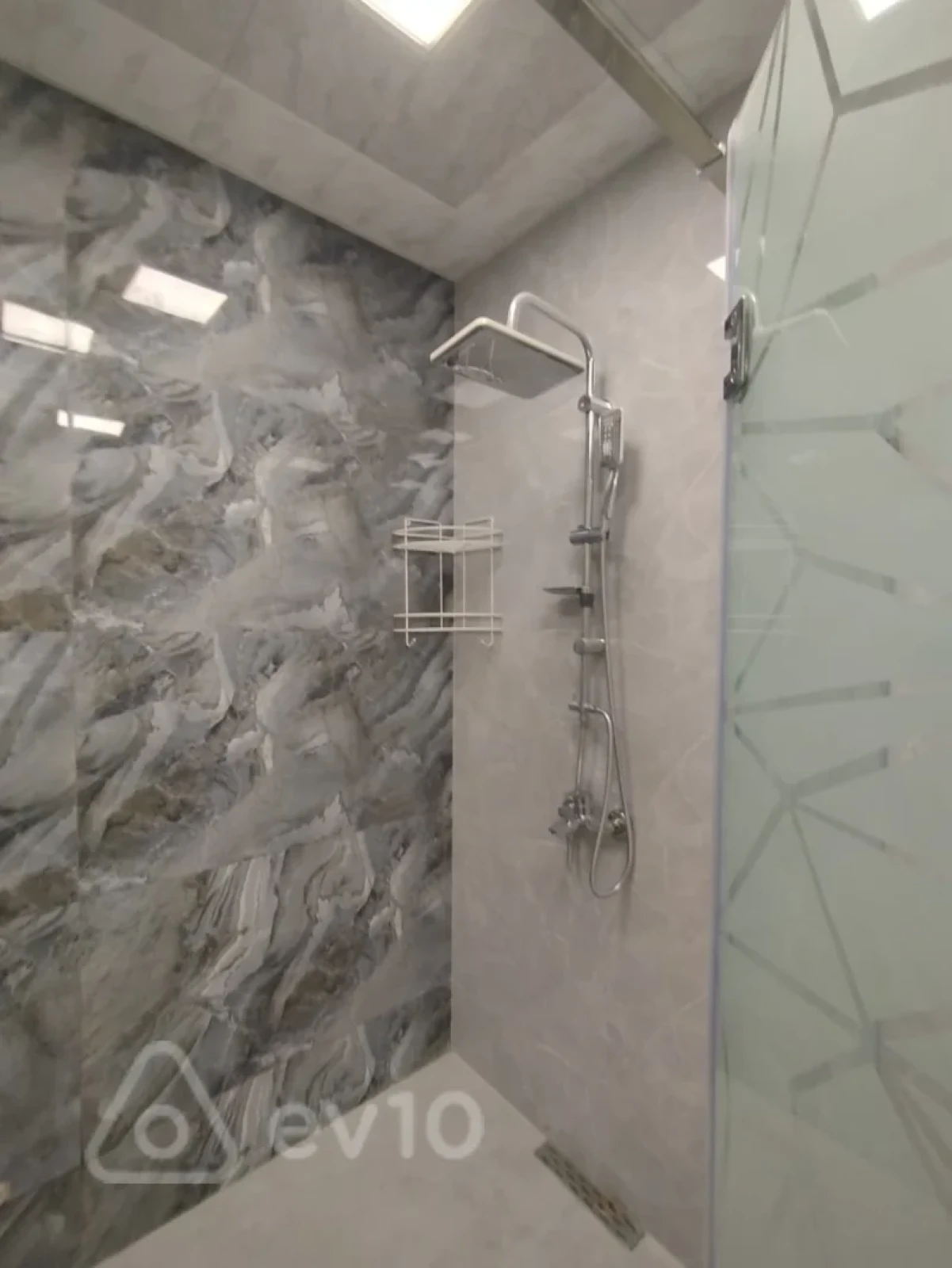 Kirayə verilir 3 otaqlı yeni tikili 125 m²