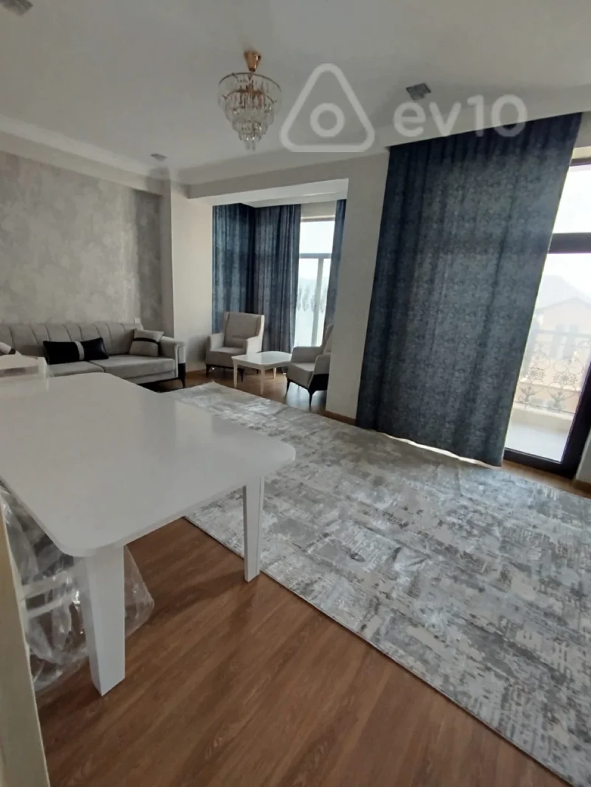 Kirayə verilir 3 otaqlı yeni tikili 125 m²