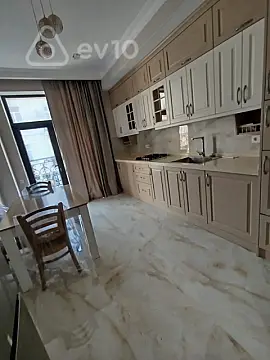 Kirayə verilir 3 otaqlı yeni tikili 125 m²