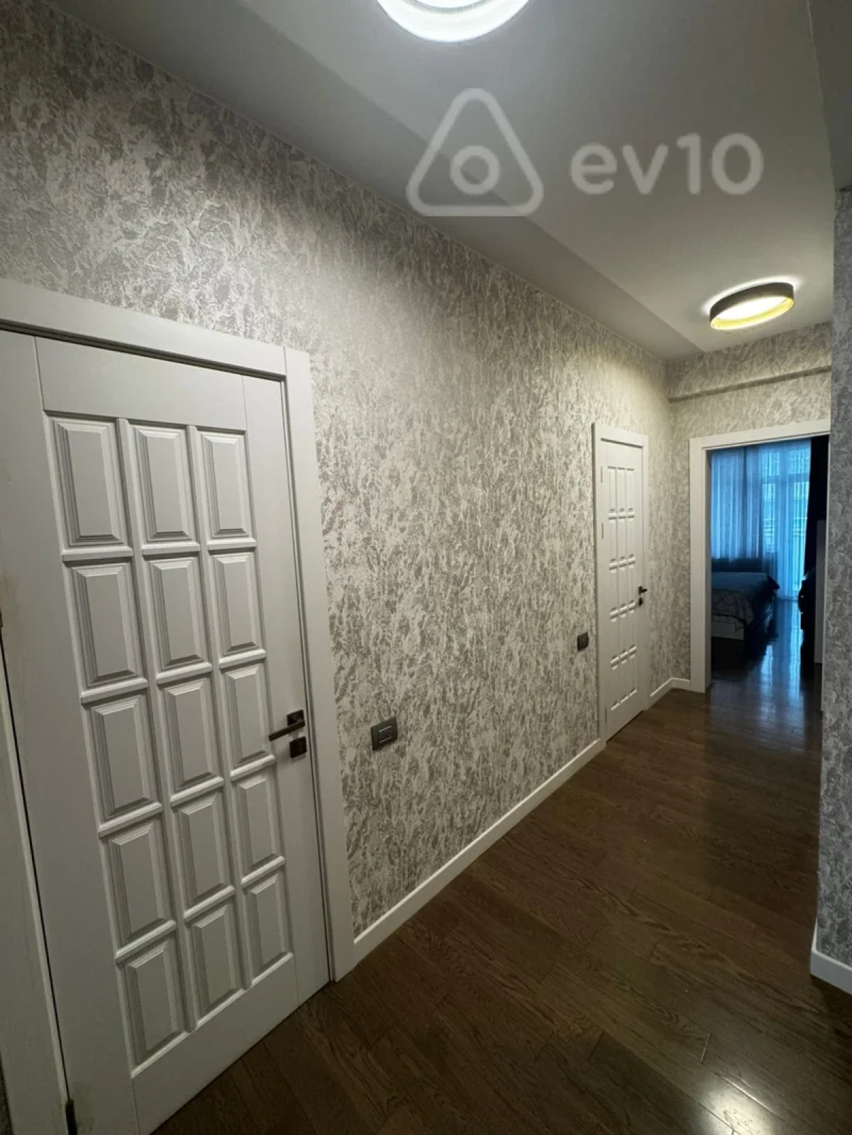 Kirayə verilir 3 otaqlı yeni tikili 130 m²