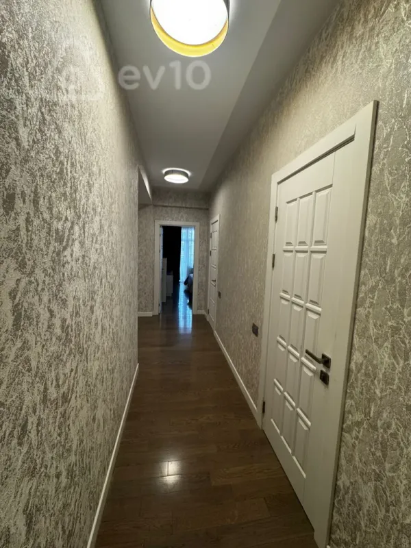 Kirayə verilir 3 otaqlı yeni tikili 130 m²