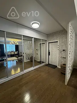 Kirayə verilir 3 otaqlı yeni tikili 130 m²