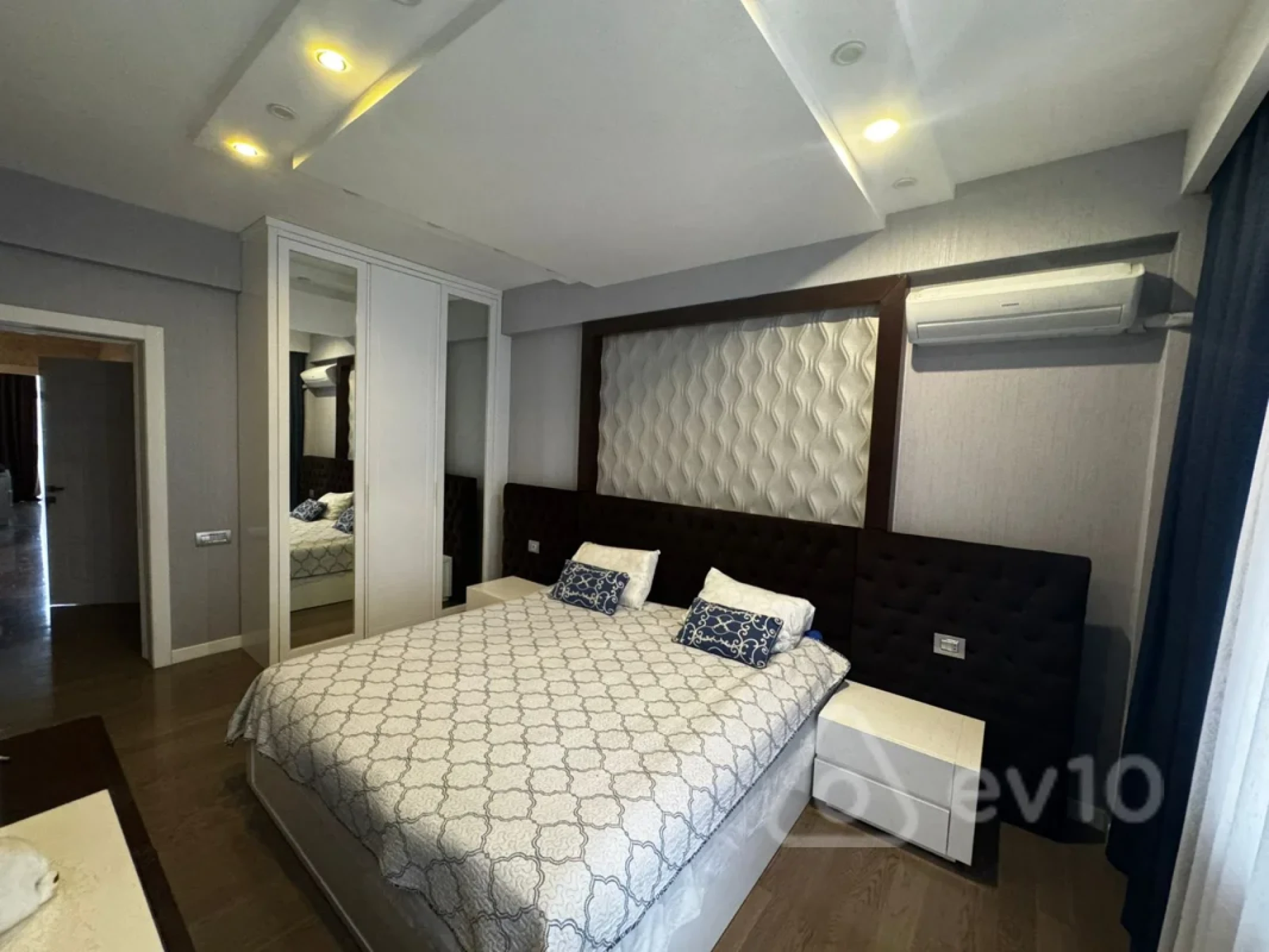 Kirayə verilir 3 otaqlı yeni tikili 130 m²