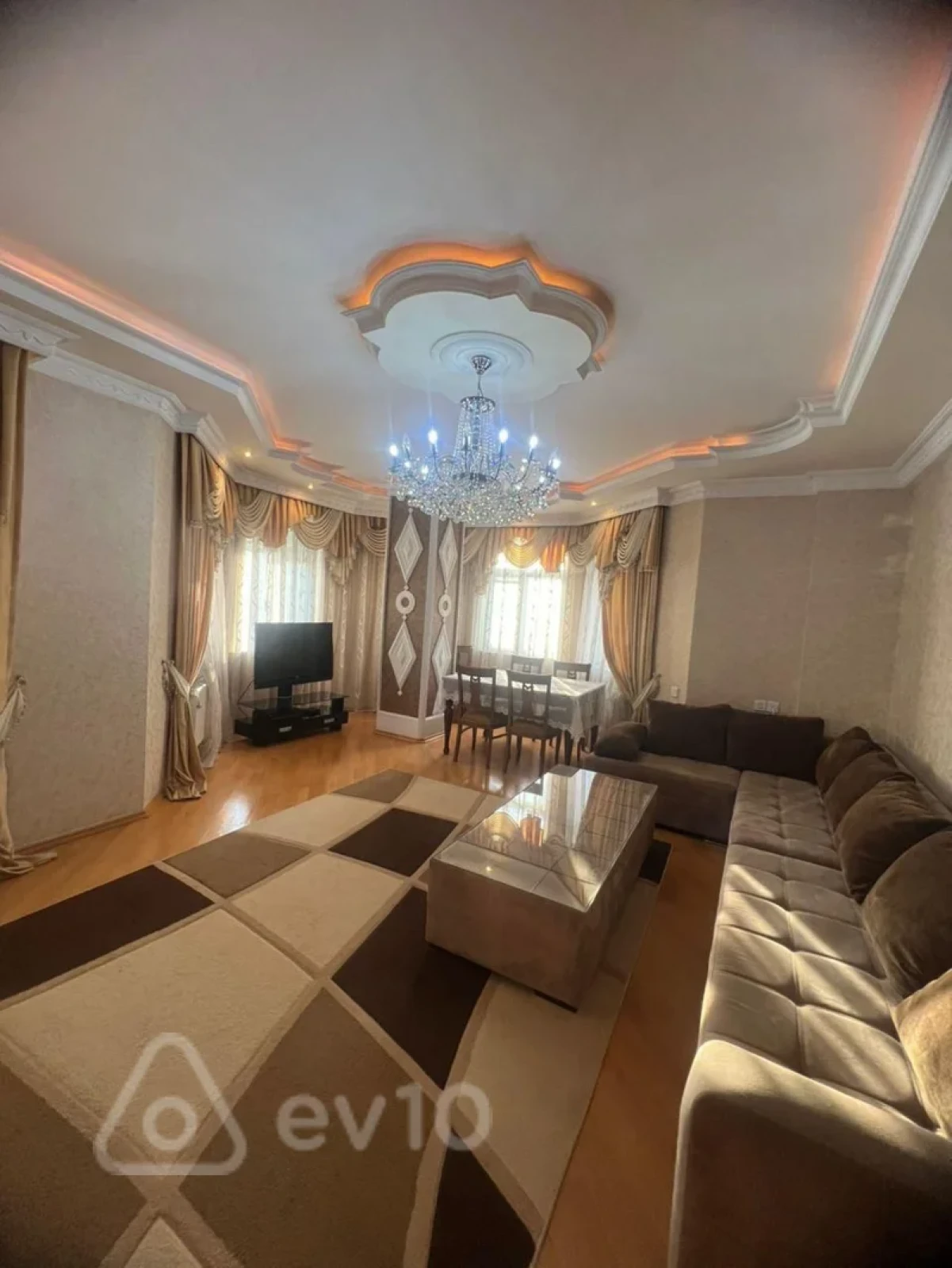 Kirayə verilir 3 otaqlı yeni tikili 135 m²
