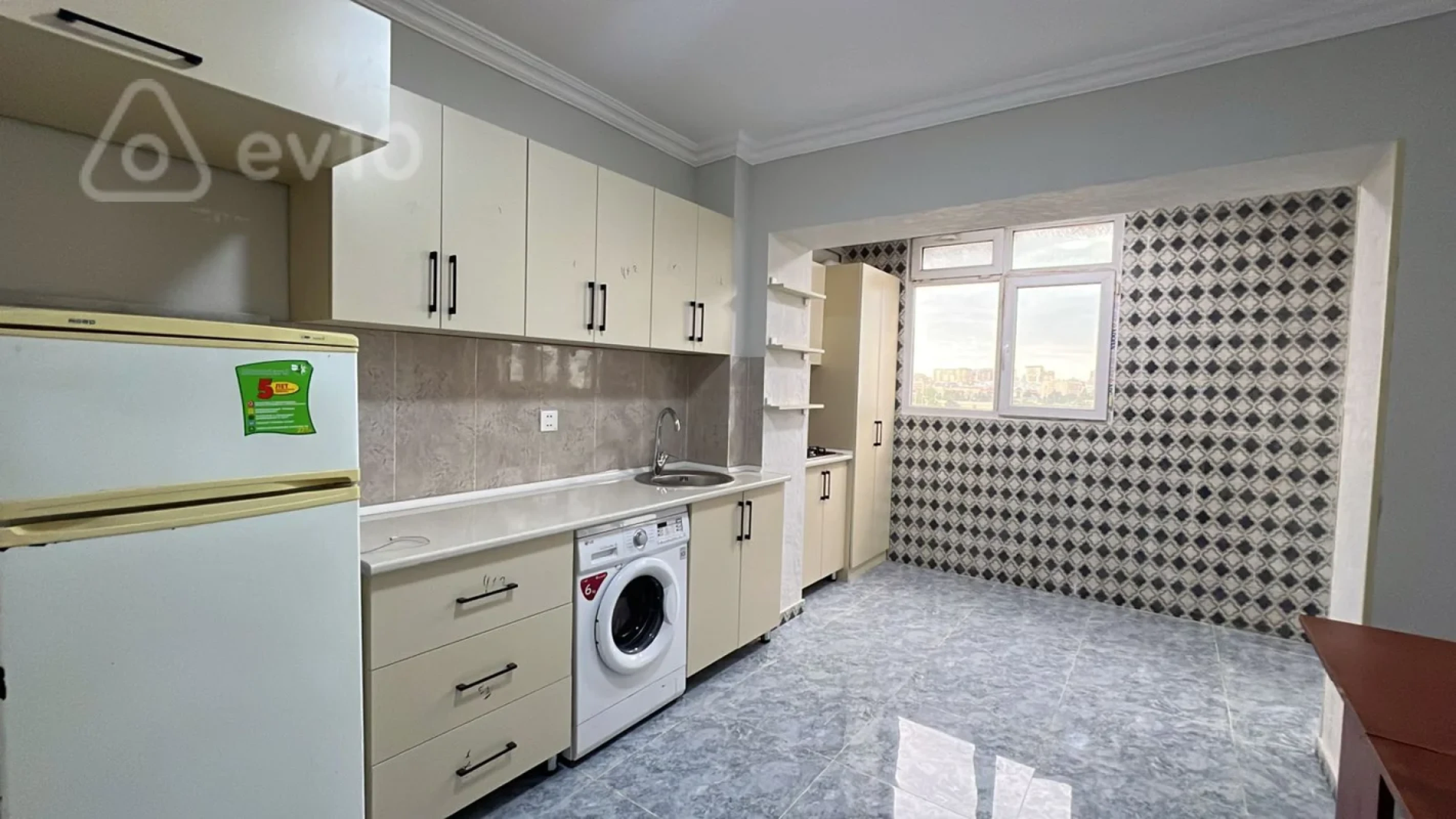 Satılır 3 otaqlı köhnə tikili 50 m²