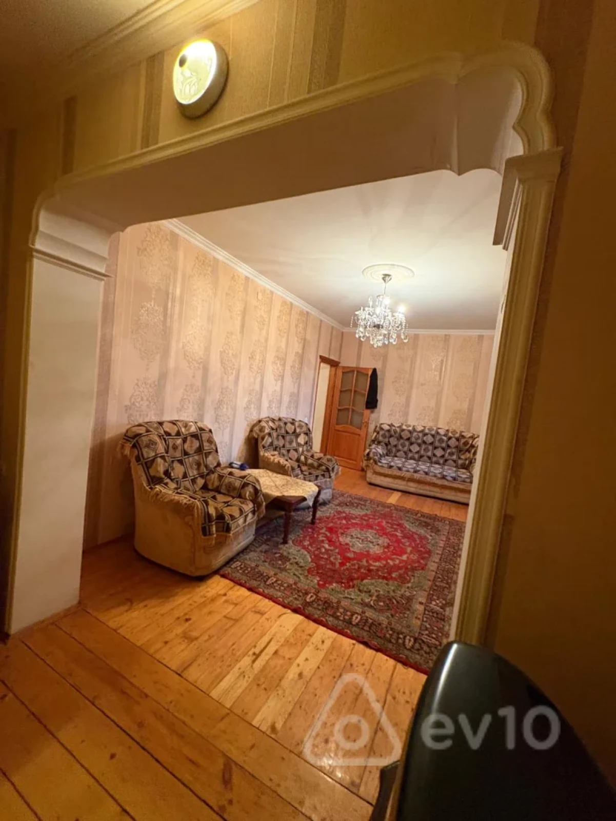 Kirayə verilir 2 otaqlı köhnə tikili 50 m²