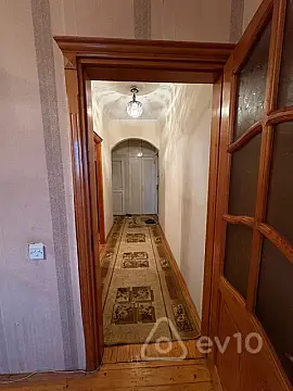 Kirayə verilir 2 otaqlı köhnə tikili 50 m²