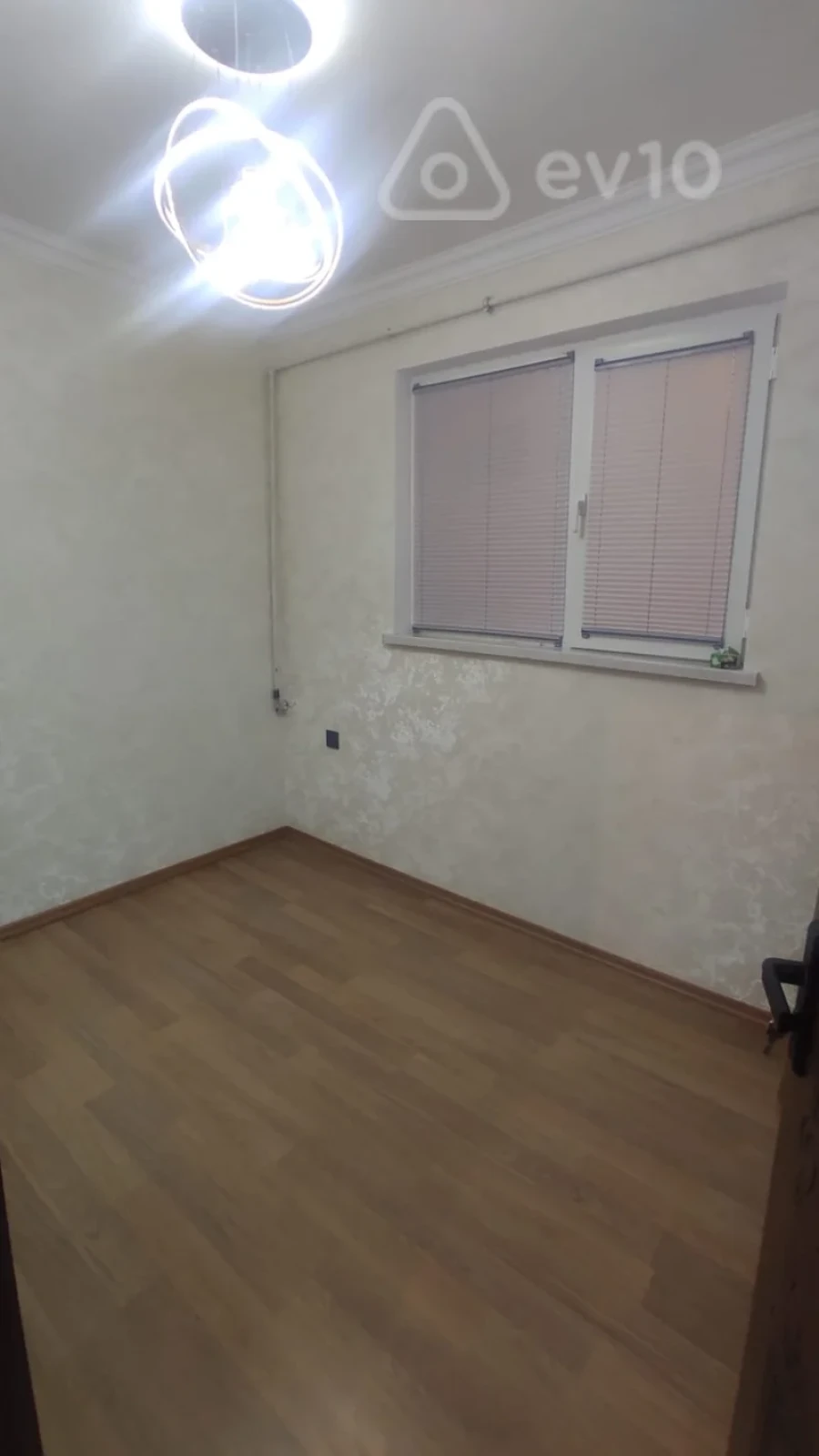 Satılır 3 otaqlı köhnə tikili 60 m²